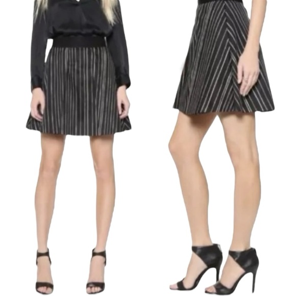 Alice + Olivia Libby Inverted Pleat Mini Skirt in Chalkboard Stripe Sz 6